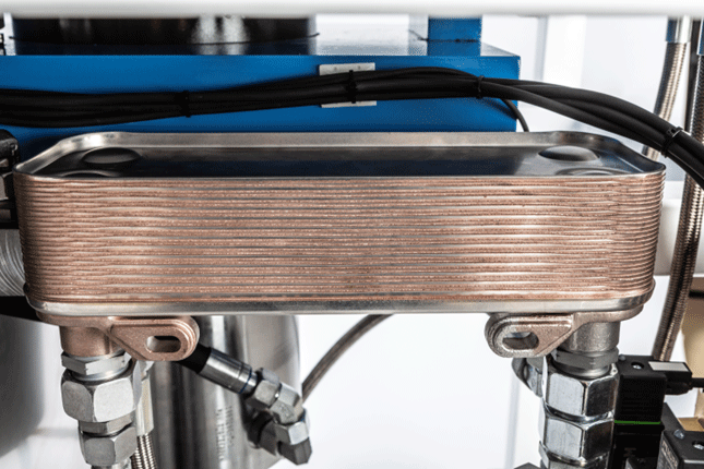 Fontijne Presses LabPro with water cooling in a closed loop system