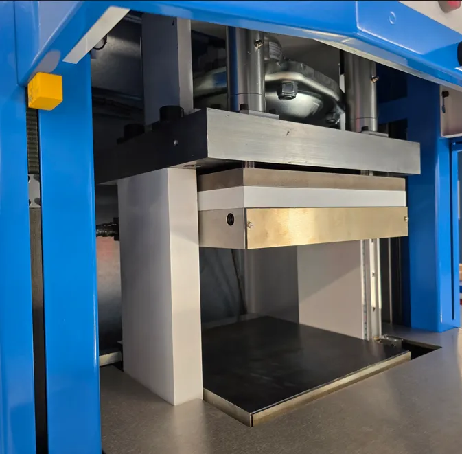 Integrated pneumatic system on top of the upper platen